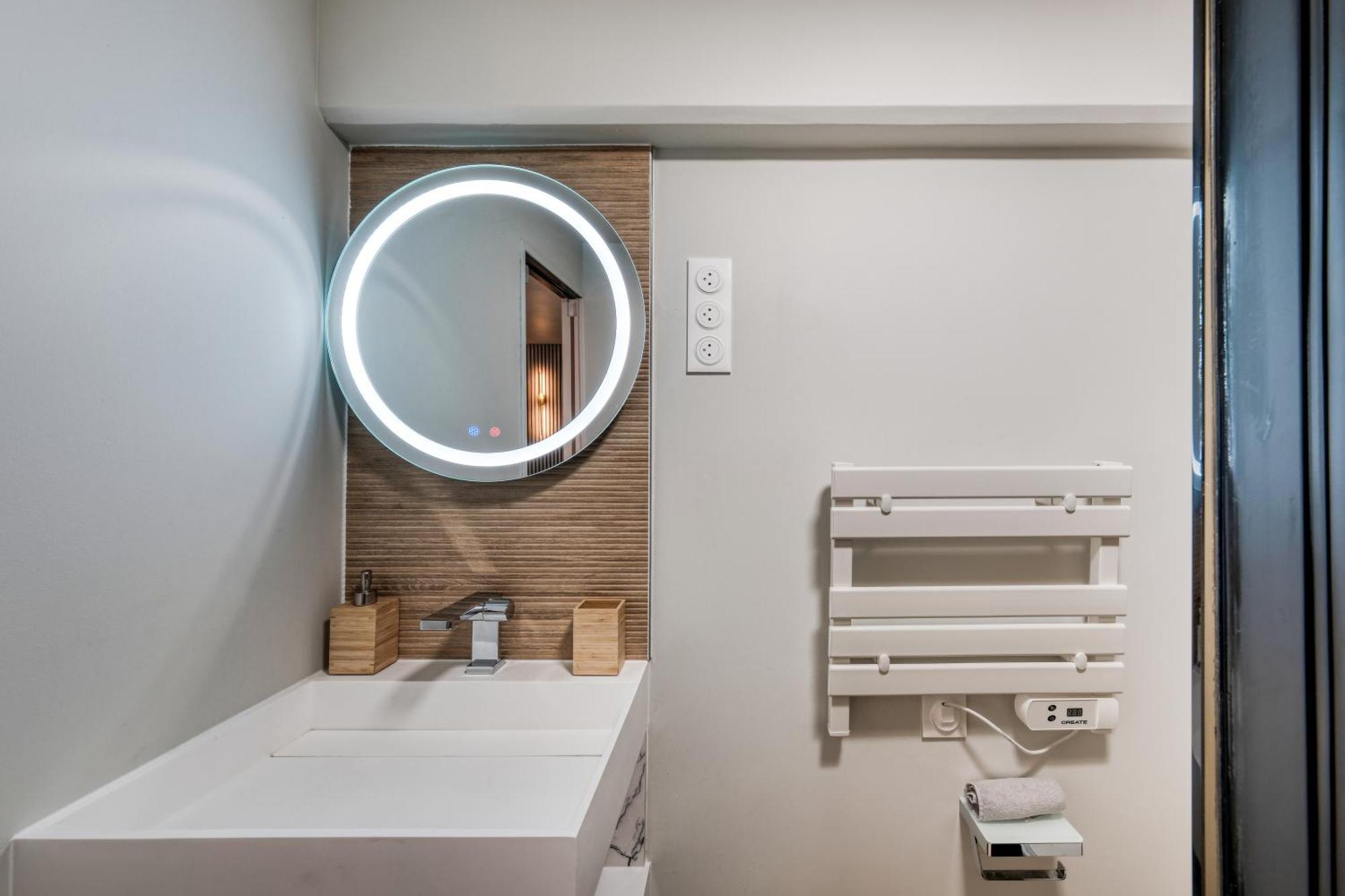 La Parisienne - Spacieux Avec Parking Prive Appartement