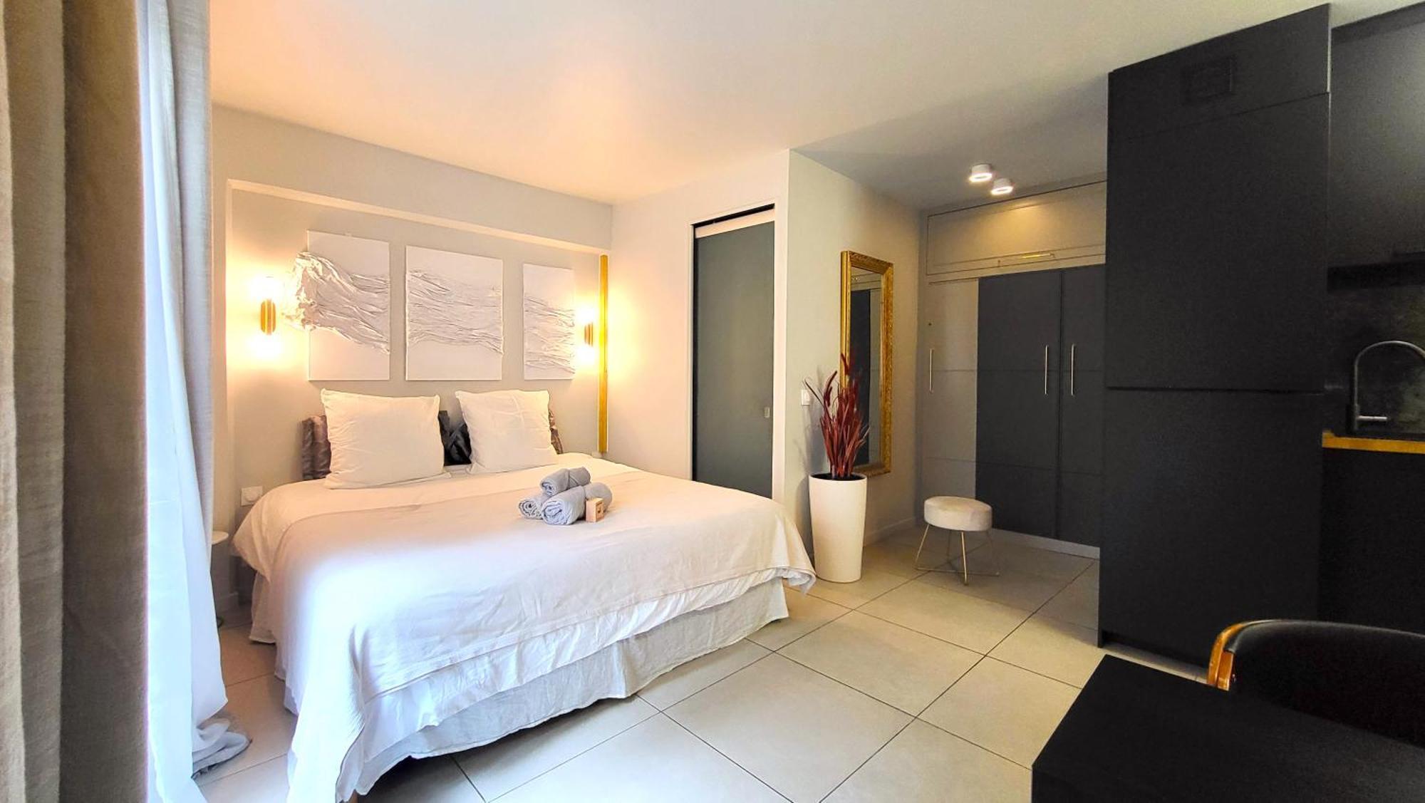 La Parisienne - Spacieux Avec Parking Prive Appartement *
